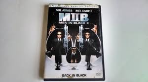 Men in Black II : Artist W. Robinson, William Hawkins, Tommy Lee Jones,  Sean Haworth, Jacqueline Rosado, Bill Abbott, Jurgen Heimann, Greg P.  Russell, Will Smith, Karim Sahai, Janice Alexander, Mo Henry,