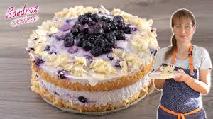 Statt johannisbeeren hab ich blaubeeren verwendet. Blaubeer Quark Torte Mit Mandeln Und Lockerem Biskuitboden Sandras Backideen
