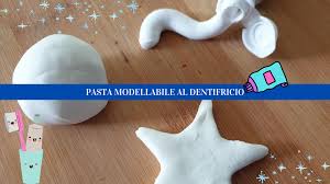 Dividere l'impasto in parti corrispondenti al numero di colori che avete a disposizione, poi aggiungere i coloranti. Pasta Modellabile Al Dentifricio Bimbi Creativi