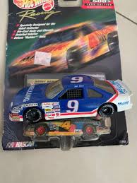 Hot wheels cars die cast multi listing new uk stock sealed hotwheels choiceof 32. Racing Champions 1991 Nascar 1 43 Die Cast Stock Car Replicas Bill Elliot Melling Ford Thunderbird Limited Edition Toys Games Diecast Toy Vehicles On Carousell