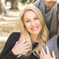 Lindsay Amato's Instagram, Twitter & Facebook