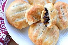 It is not overly sweet. Traditional Eccles Cakes The Daring Gourmet