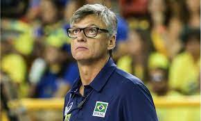 A disputa foi decidida no 5º set e terminou 3 sets a 2 para o brasil. Selecao Masculina De Volei Tera Carlos Schwanke Como Substituto De Renan Folha Pe