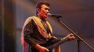 (semua lagu ciptaan rhoma irama). Chord Kunci Gitar Lirik Lagu Piano Rhoma Irama Feat Rita Sugiarto Pak Guru Not Ini Apa Namanya Tribun Padang