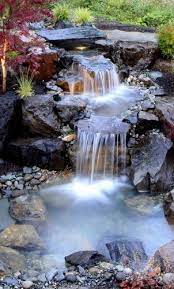 Pascal tremblay, jardinier stratégique, présente une cascade de bassin en pierre avec mur d'eau. 55 Inspirational Diy Outdoor Waterfall Ideas Decorations For Parks Rockberries Jardin D Eau Cascade De Jardin Beaux Jardins
