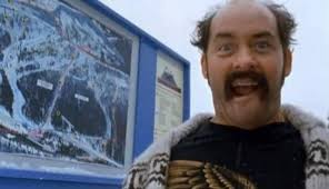 Voor de fans van Todd Packer (de weinigen onder jullie), speelde acteur  David Koechner een rol in de komedie 'Out Cold' uit 2001 die perfect zou  passen bij een oudere, gestoorde Todd