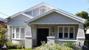 The californian bungalow became the most popular style for housing, using pale colours such as off whites, buffs and creams for the body of the house and dark greens, dark reds and even blacks for trim and shingles under the gables and bay windows. Paintright Colac Lists Some Of The Key Features Of Period Homes For More Detailed Information Call I Craftsman Bungalows House Paint Exterior Bungalow Exterior