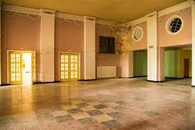 Es folgten weitere kasernenbauten, ein lazarett und pferdeställe. Verbotene Stadt Haus Der Offiziere In Wunsdorf Deutschland Mal Anders