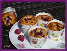 Muffins Framboises Et Chocolat Blanc Oh La Gourmande Chocolat Blanc Alimentation Chocolat