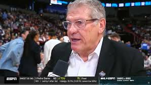 UConn coach asks ESPN reporter to help star player