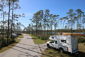 A trip to the everglades is all about experiencing the great outdoors, and with such a large area of water and swamp, getting into a boat is in order to preserve the natural wilderness, there are no cabins inside everglades national park. Camping Everglades Flamingo