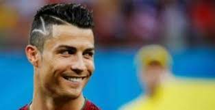 Maybe you would like to learn more about one of these? El Peinado De Cristiano Podria Ser Un Homenaje A Un Nino Enfermo Defensa Central