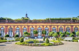 Suggest a good pair of walking shoes with a firm sole for all visitors, especially during the winter months with snow and ice. Wiesbaden Orangerie August Franks Kleiner Garten Willkommen In Franks Kleinem Garten