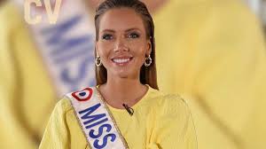 Ce samedi 19 décembre 2020, se tenait l'élection de miss france 2021. Amandine Petit Miss France Malediction Son Compagnon L Abandonne Elle Raconte Tout