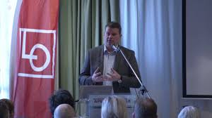 De eier ikke egne vinmarker, så de er en negociant, med nære kontakter med omkring 150 bønder i cognac. Lo Leder Hans Christian Gabrielsen Om Meklingsresultatet Youtube
