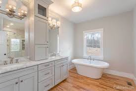 Double vanity with centered linen : Bathroom Vanities Cabinets Com