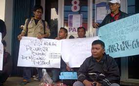 Wartawan Radar Bekasi Dianiaya Preman Warta Kota