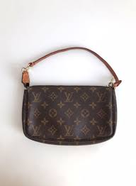 Shop women's louis vuitton pochette bags. Vintage Louis Vuitton Pochette Monogram Bag Luxury Bags Wallets On Carousell