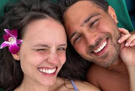 Larissa Manoela brinca com filtro que prevê gravidez para 2025; veja reação