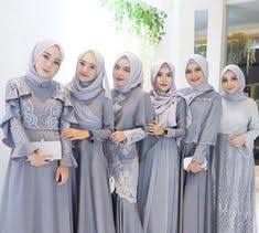 Cek 30+ model baju kondangan kekinian 2020 disini. 51 Ide Rombongan Kondangan Seragam Pakaian Pesta Gaun Pengiring Pengantin Gaun