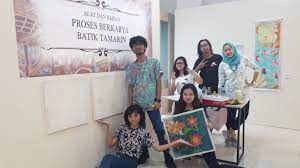 Tugas utama sekretaris biasanya untuk menulis kegiatan panitia pameran. Panitia Pameran Narasi Mitos Legenda Museum Basoeki Abdullah Universitas Paramadina