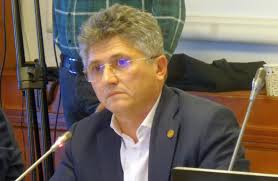 Durata arendării este de minimum 7 ani și se consideră a fi făcută pentru tată perioada necesară recoltării fructelor pe care bunul agricol urmează să le producă în anul agricol în contract de arendă pe minim 7 ani! Se ModificÄ Iar Codul Civil Durata ArendÄrii Terenurilor Agricole Va Fi De Minimum Èapte Ani DÄnuÈ PÄle ArendaÈul Are O GaranÈie ClarÄ FaÈÄ De Fondurile De InvestiÈii Gandul