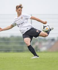 W każdym momencie możesz zrezygnować. Bartosz Bialek Przechodzi Do Vfl Wolfsburg Inne Akademia Pilkarska Zaglebie Lubin