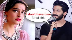 Harshvardhan made his acting debut with rakesh omprakash mehra's film mirzya opposite actress saiyami kher in 2016. Harshvardhan Kapoor Shocking Reaction On Sister Sonam Kapoor Wedding Youtube