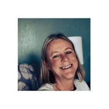 Mary Pridgeon's Instagram, Twitter & Facebook