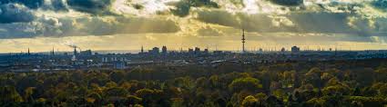 There is a business centre, a conference room and a photocopy machine at the inn. Holiday Inn Hamburg City Nord Linkedin