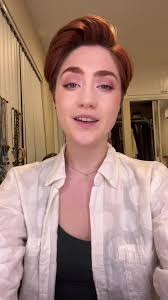 Exploring the Origins of the Bee's Knees: Etymology Revealed