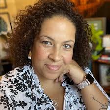 Courtney Albee's Instagram, Twitter & Facebook