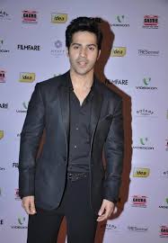 Varun Dhawan Joke And Shayari Варун родился в бомбее в семье режиссёра дэвида дхавана и его жены каруны. varun dhawan joke and shayari