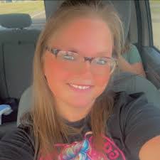 Alison Rawlins's Instagram, Twitter & Facebook