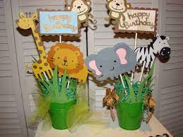 Jungle Table Decorations Adapt Idea For Discovery Center Tables Jungle Baby Shower Theme Animal Baby Shower Animal Birthday Party