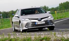 Learn about the 2021 toyota camry with truecar expert reviews. Toyota Camry Hybrid Executive Test