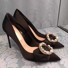 Официални обувки на ток черен сатен и тока с кристални камъни и перли