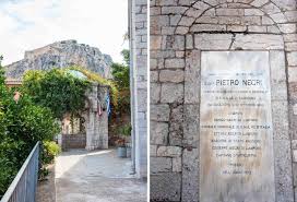 Η μεταμόρφωση του σωτήρος είναι γεγονός από τη ζωή του ιησού χριστού, κατά το οποίο ο χριστός, ύστερα από ανάβαση στο όρος θαβώρ μαζί με τους μαθητές του πέτρο, ιωάννη και ιάκωβο, μεταμορφώθηκε και φωτοβολούσε με δόξα. Ka8olikh Ekklhsia Metamorfwsh Toy Swthros Discover Nafplio