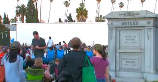 Cinespia | cemetery films & movie palace events. Survival Guide For Attending Cinespia S Hollywood Forever Movie Screenings