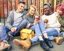 Image of teenagers hanging out