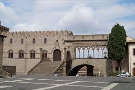 Liftingitalia platformlifts are functional and comfortable and allow you to move easily and in complete autonomy either inside or outside the building. Palazzo Dei Papi Viterbo Vt Italia Castles On Waymarking Com