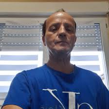 Madden, un garçon de 7 ans originaire de l'Oklahoma, est né avec une  condition rare : une fente labiale et des yeux de couleurs différentes.  Pendant des années, il a dû supporter