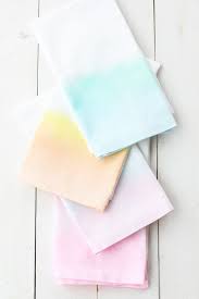 10 Idees Pour Customiser Ses Accessoires De Cuisine Serviettes En Tissu Projets De Couture Diy Serviettes