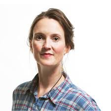 May Linn Clement, avistegner og komiker, tror ikke at ytringsrommet for  humor er snevrere i dag.