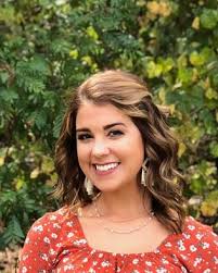 Laura Gallimore's Instagram, Twitter & Facebook