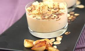Recette Crumble Aux Poires Creme Anglaise Recette Dessert Tres Facile Bridelice Recette Recette Crumble Crumble Recette Dessert Facile