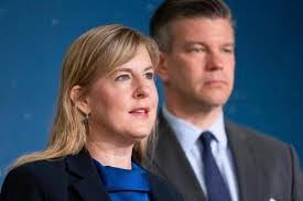 Erin Faust's Instagram, Twitter & Facebook