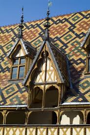 Incontournable Si Vous Voyagez En Bourgogne Les Hospices De Beaune Et Leur Toit Emblematique Tourismeenfra Hospices De Beaune Bourgogne Tourisme Bourgogne