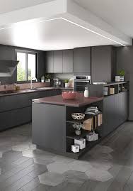 Le Bordeaux Arrive Sur Les Facades De La Cuisine Pour Un Resultat Distingue Cuisine Moderne Cuisines Maison Parquet Cuisine