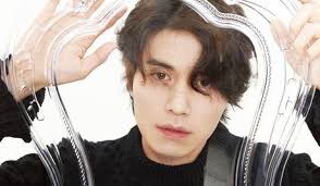 He doesn't come from a wealthy family. Lee Dong Wook ì´ë™ìš± Rakuten Viki